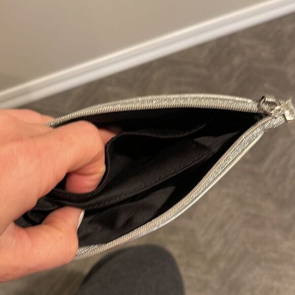 Bobbi Brown Metallic Silver small clutch for makeup or sunglasses - Picture 6 of 6